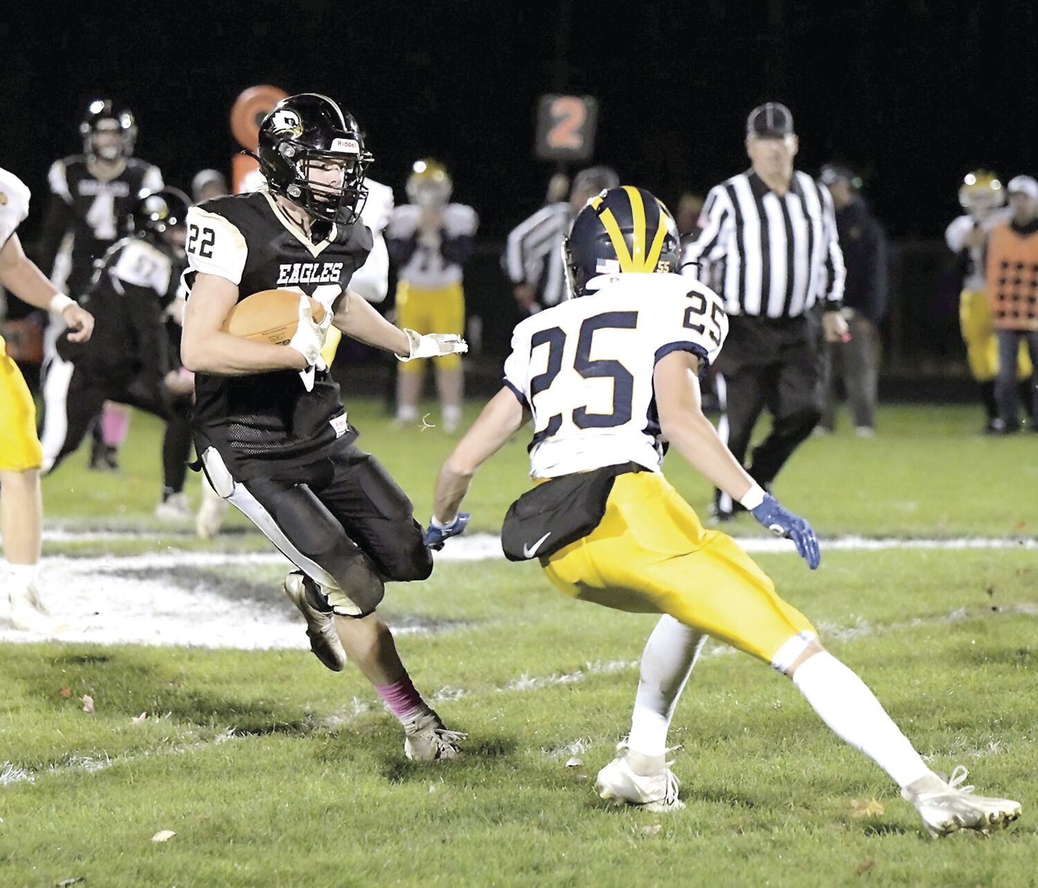 Eagles win a thriller; Chick caps the comeback 31-28